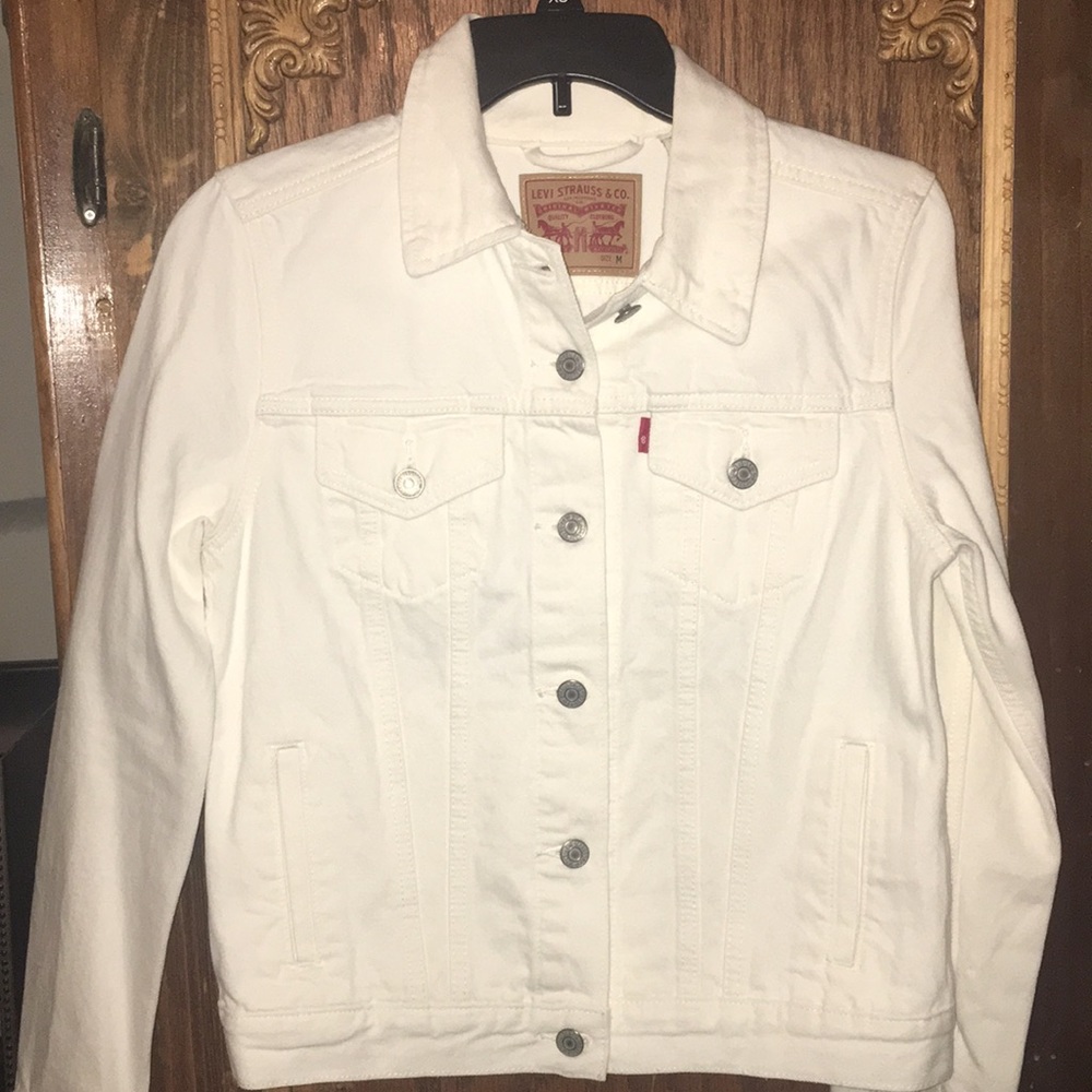 Women’s Levi’s white denim jacket